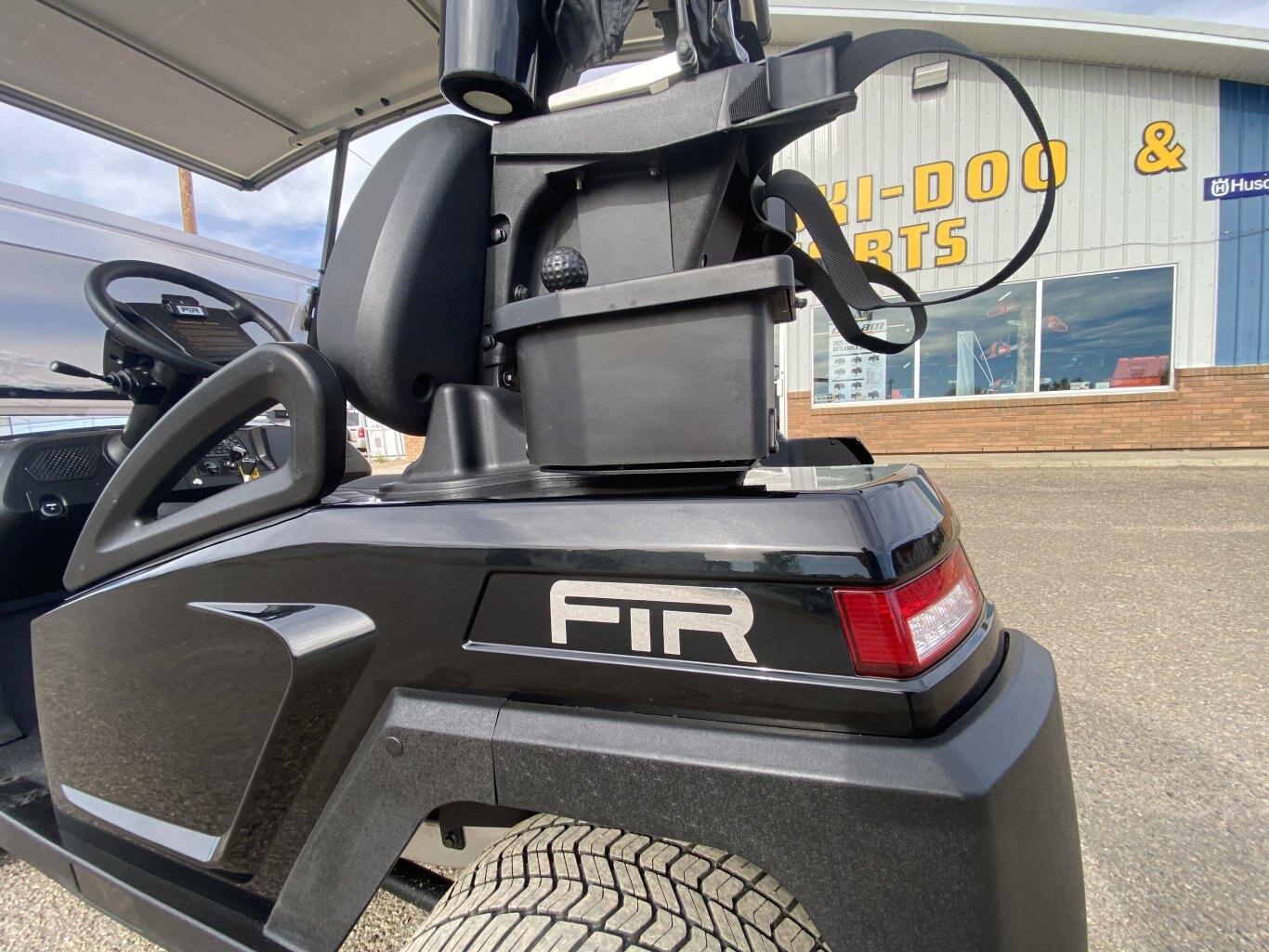 FTR Model 2 Solar Drive Lithium Golf Carts