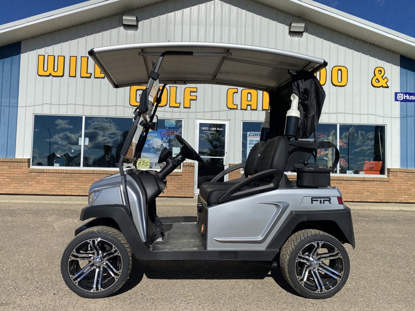 FTR Model 2 Solar Drive Lithium Golf Carts