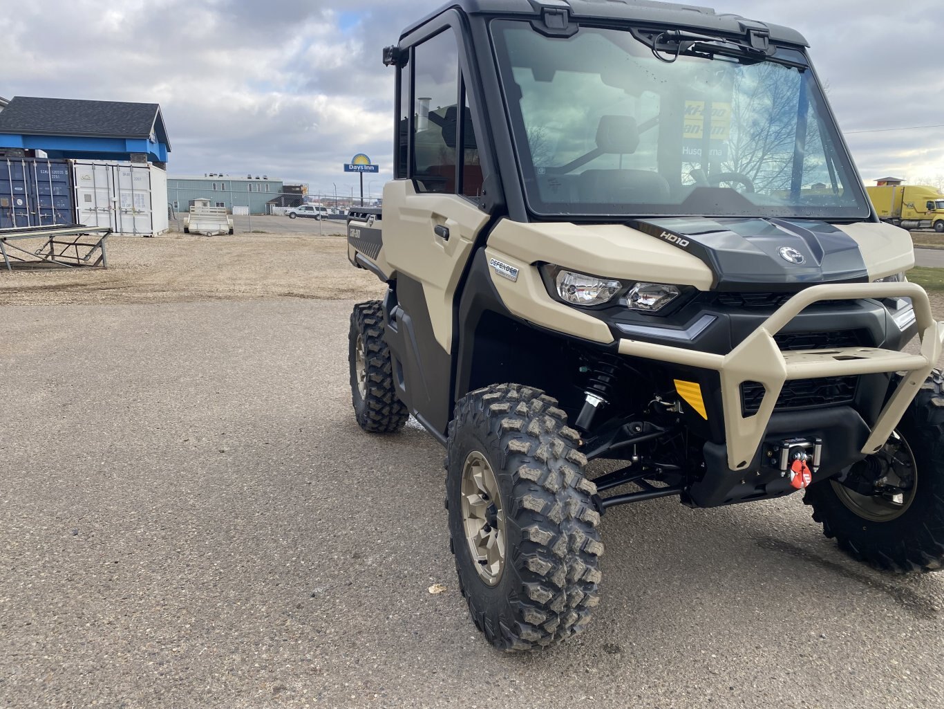 2025 Can Am Defender Limited HD10