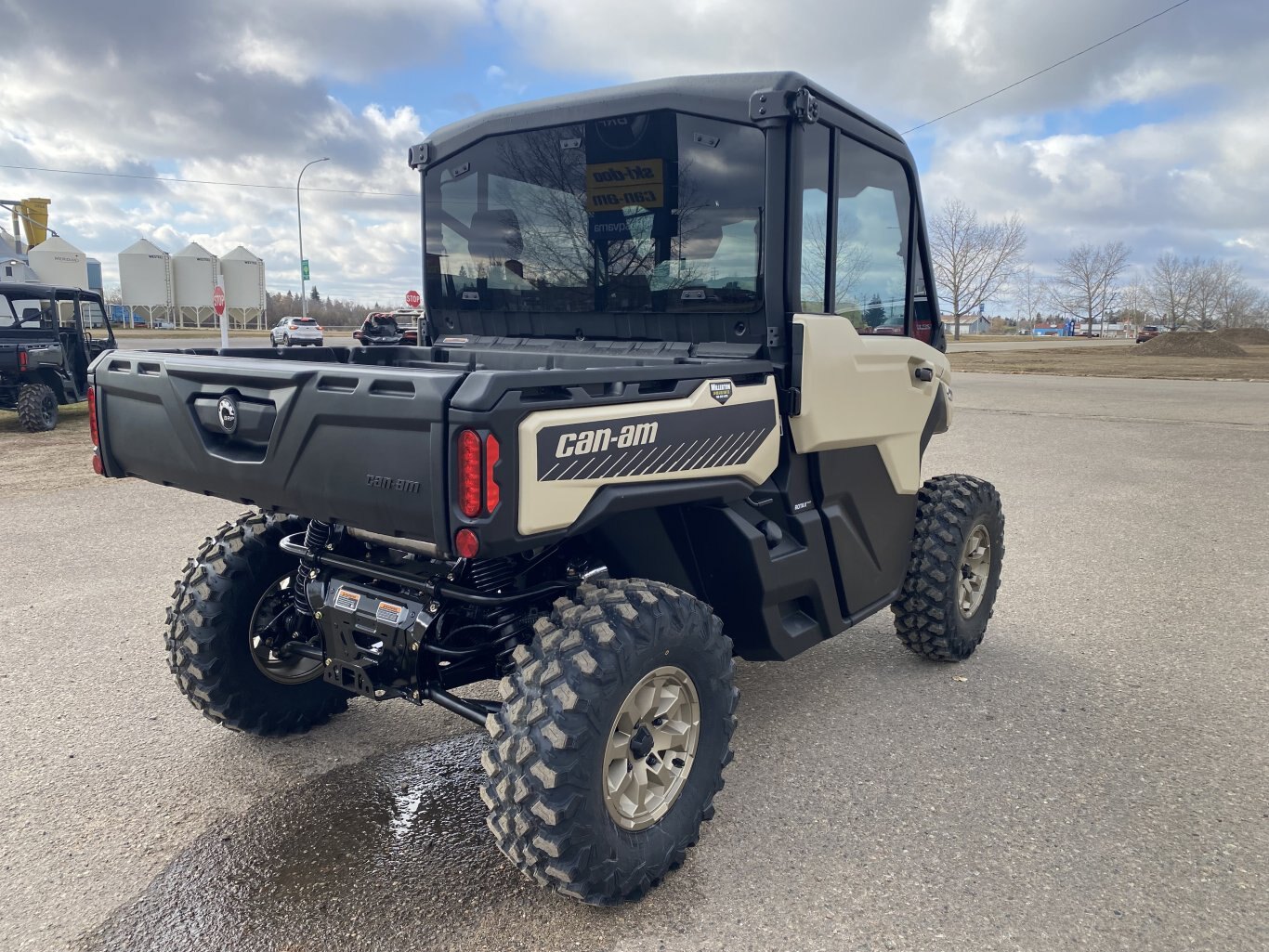 2025 Can Am Defender Limited HD10