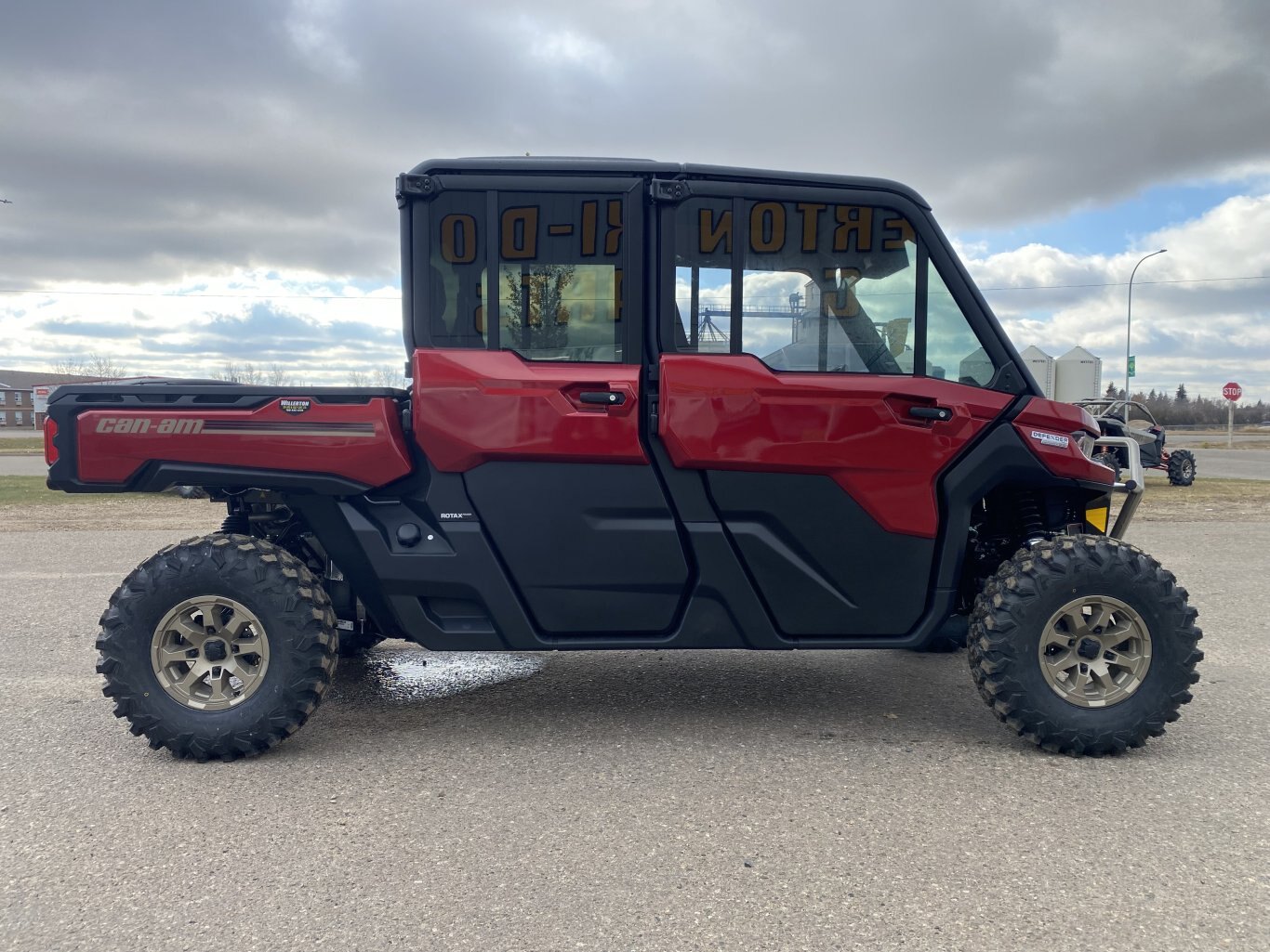 2025 Can Am Defender MAX Limited HD10