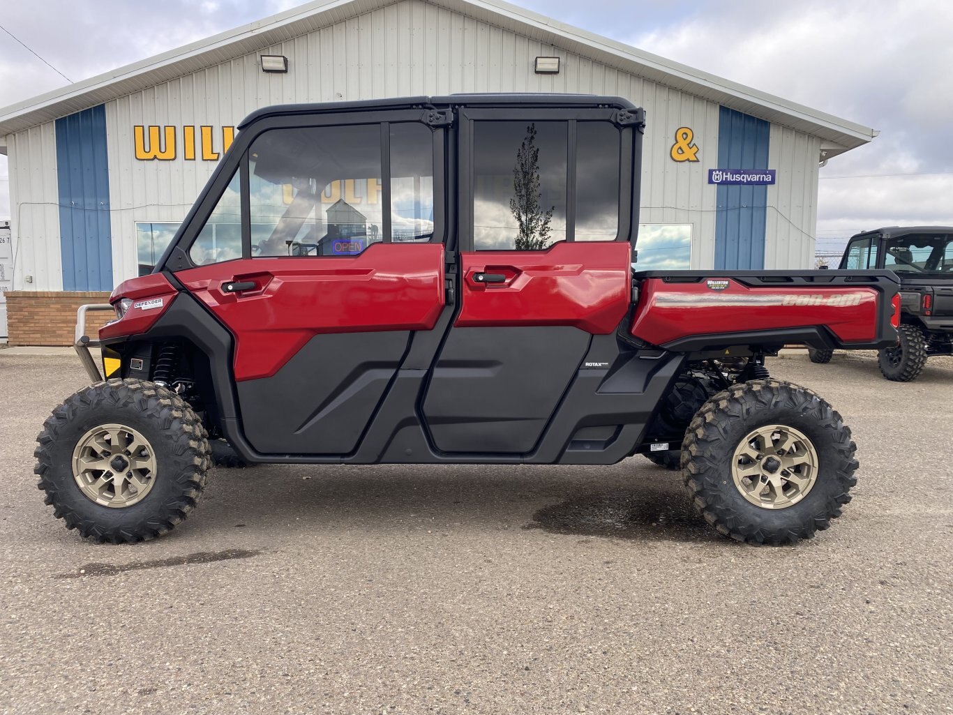 2025 Can-Am Defender MAX Limited HD10