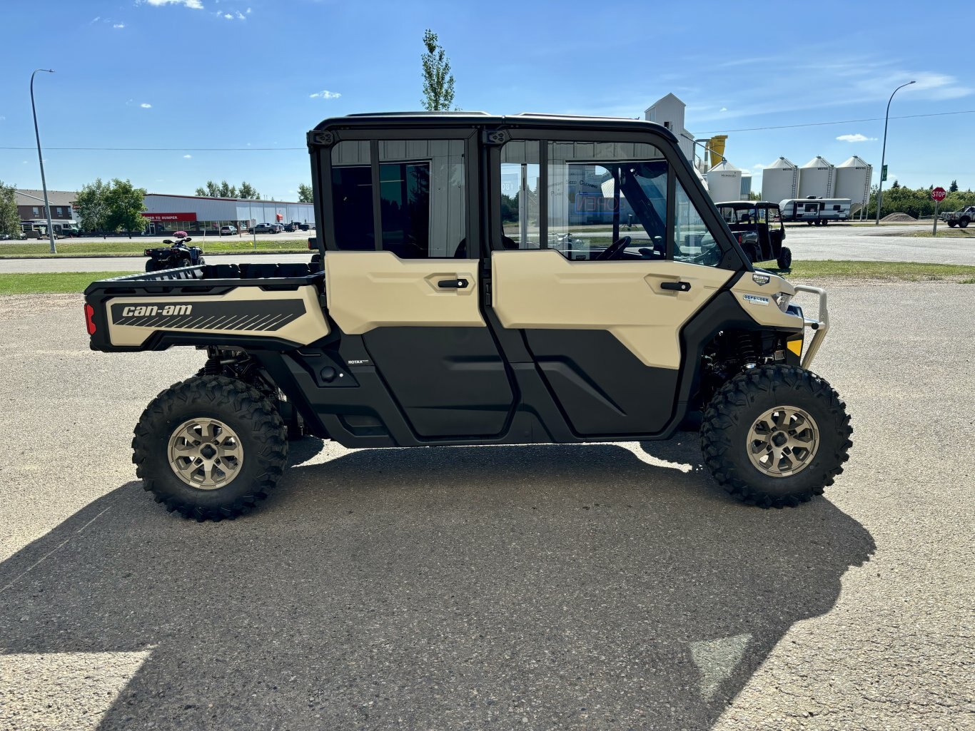 2025 Can Am Defender MAX Limited HD10