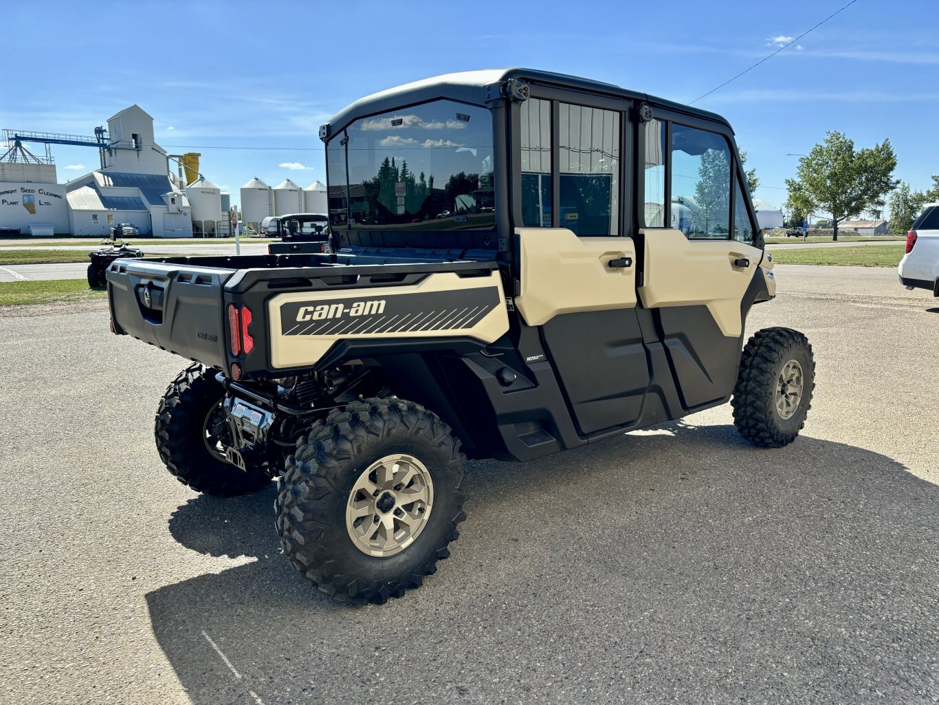 2025 Can Am Defender MAX Limited HD10