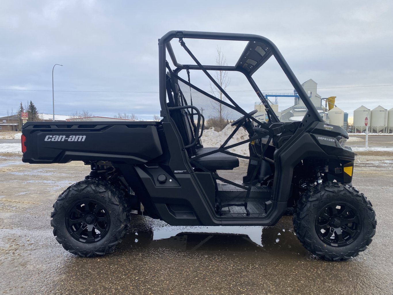 2025 Can Am Defender HD9 DPS