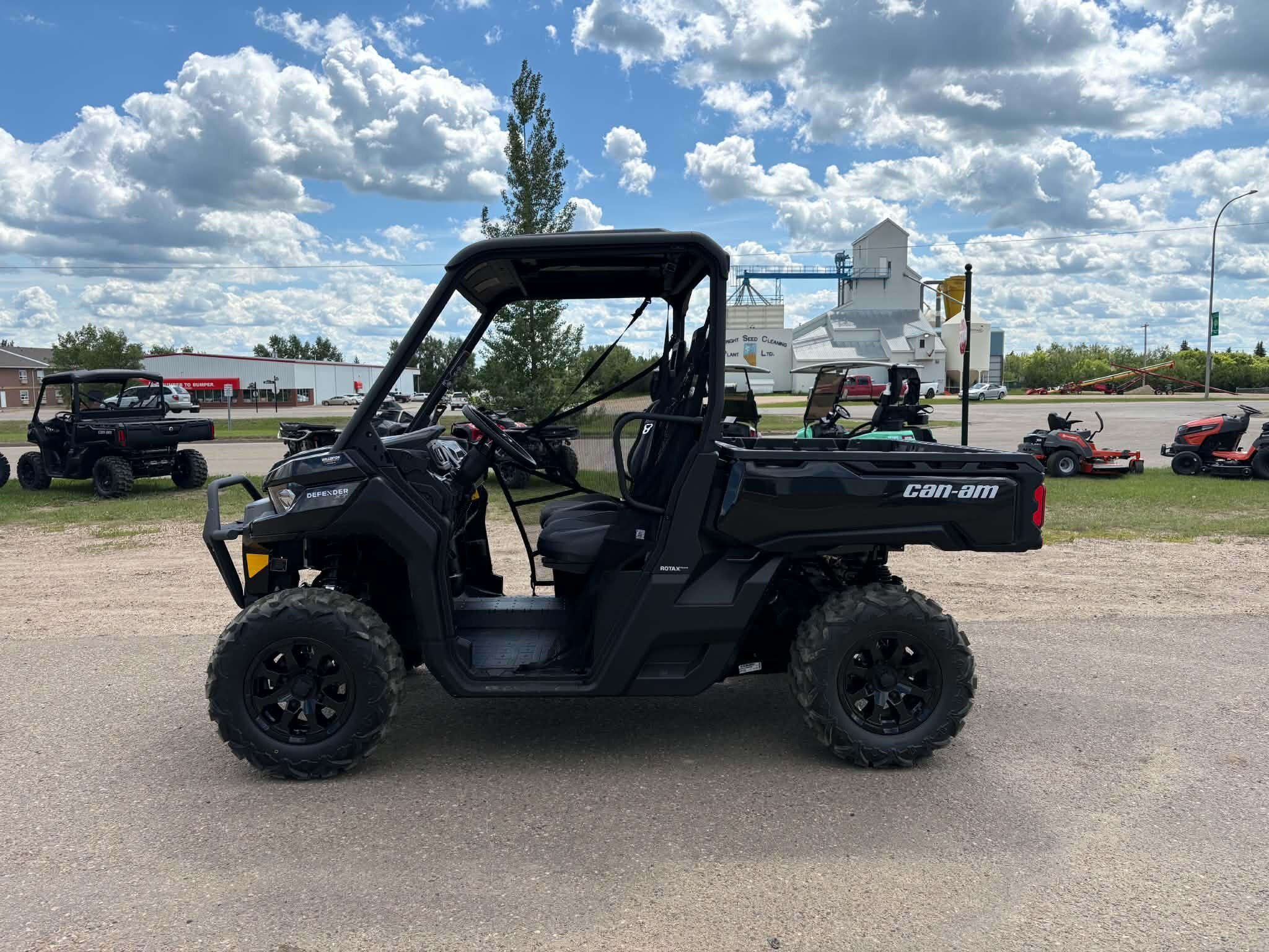 2026 Can Am Defender HD9 XT