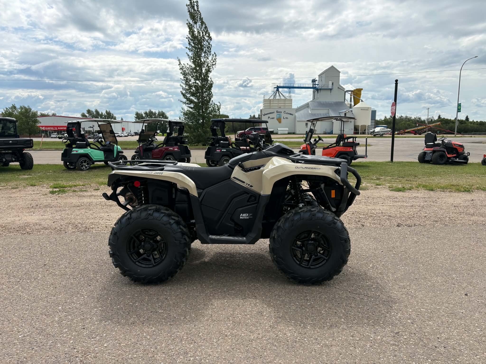 2026 Can Am Outlander PRO XU HD7