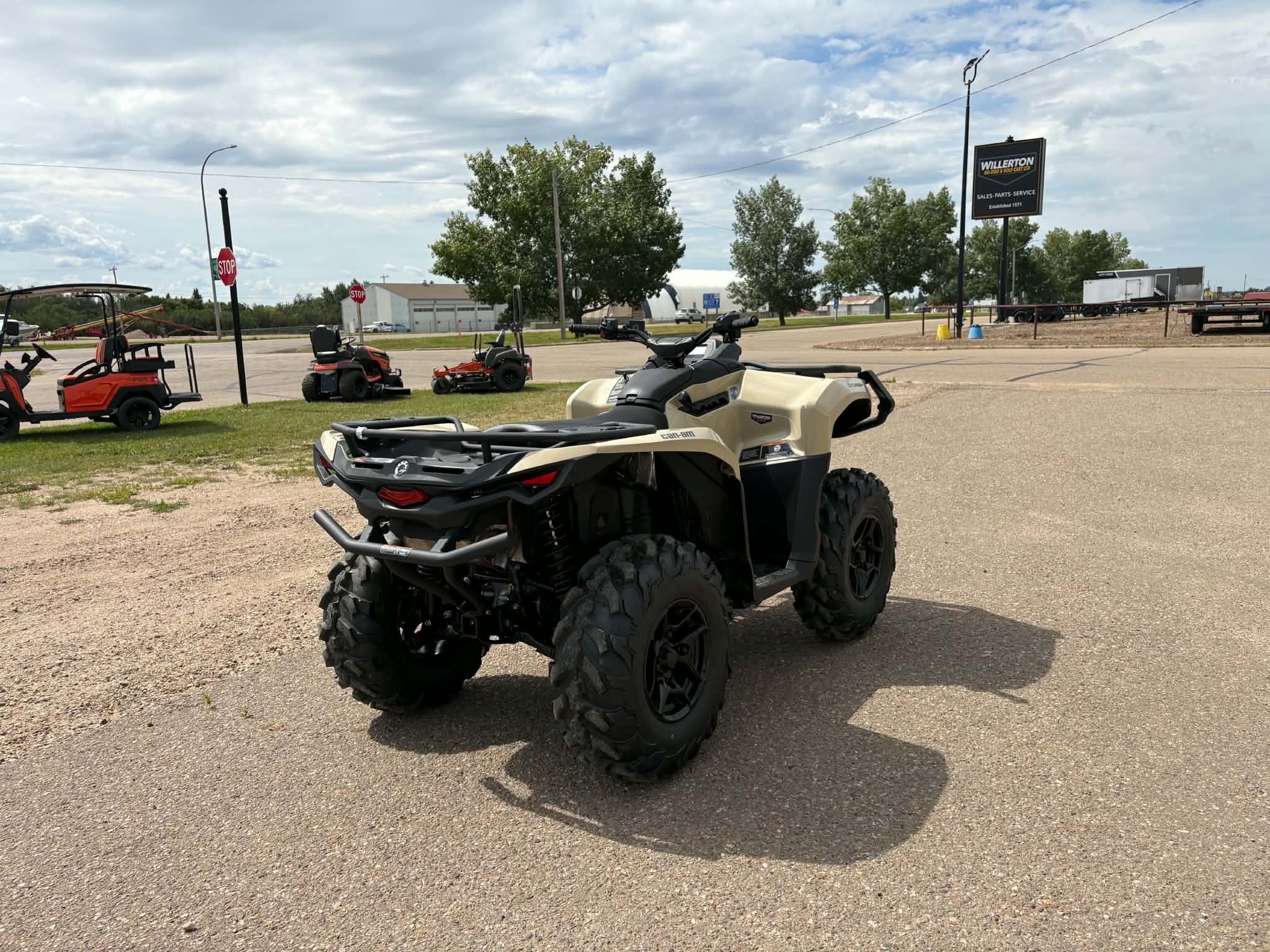 2026 Can Am Outlander PRO XU HD7