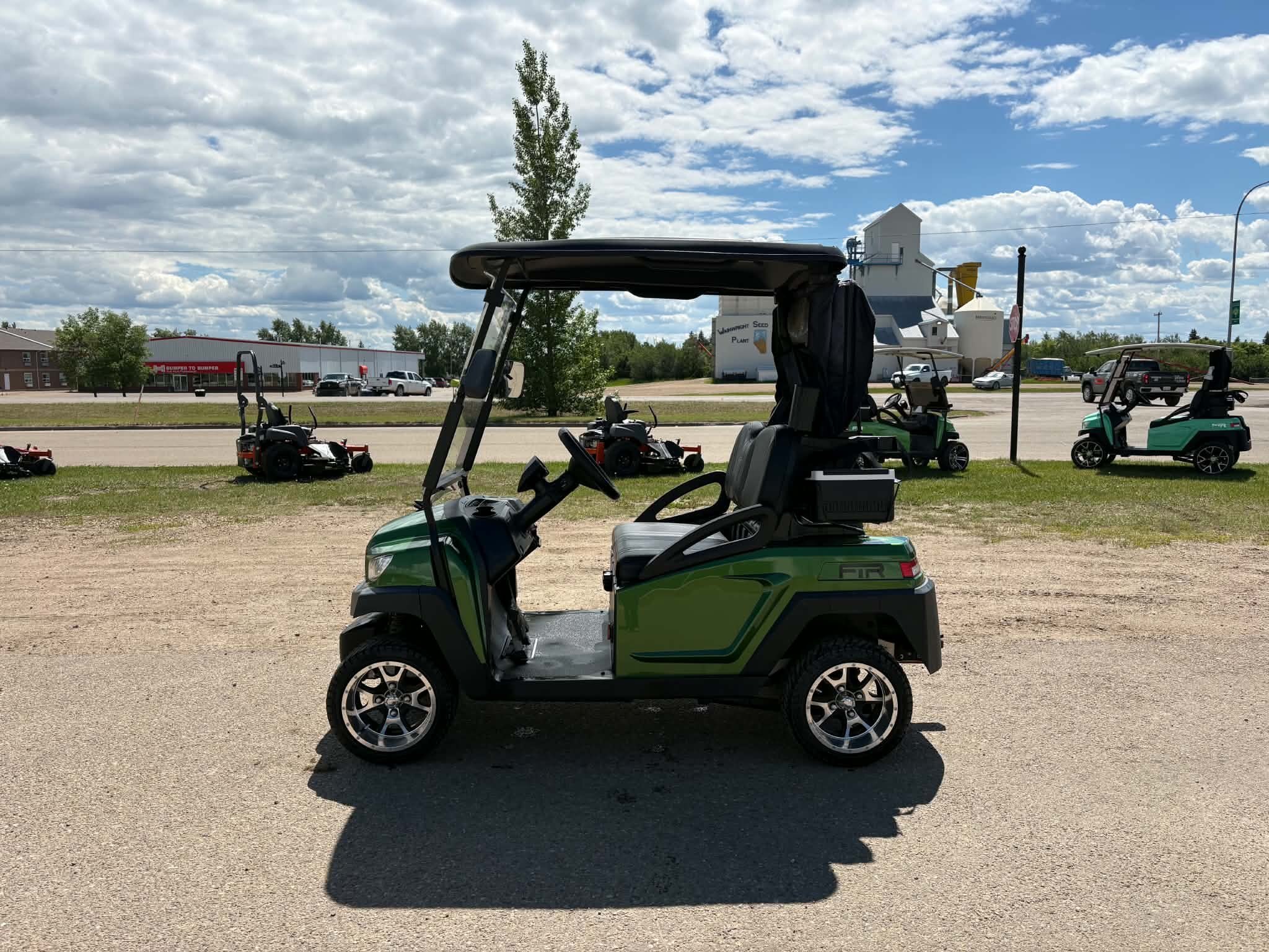 Pre Owned 2022 FTR Model 1 Lithium Golf Cart