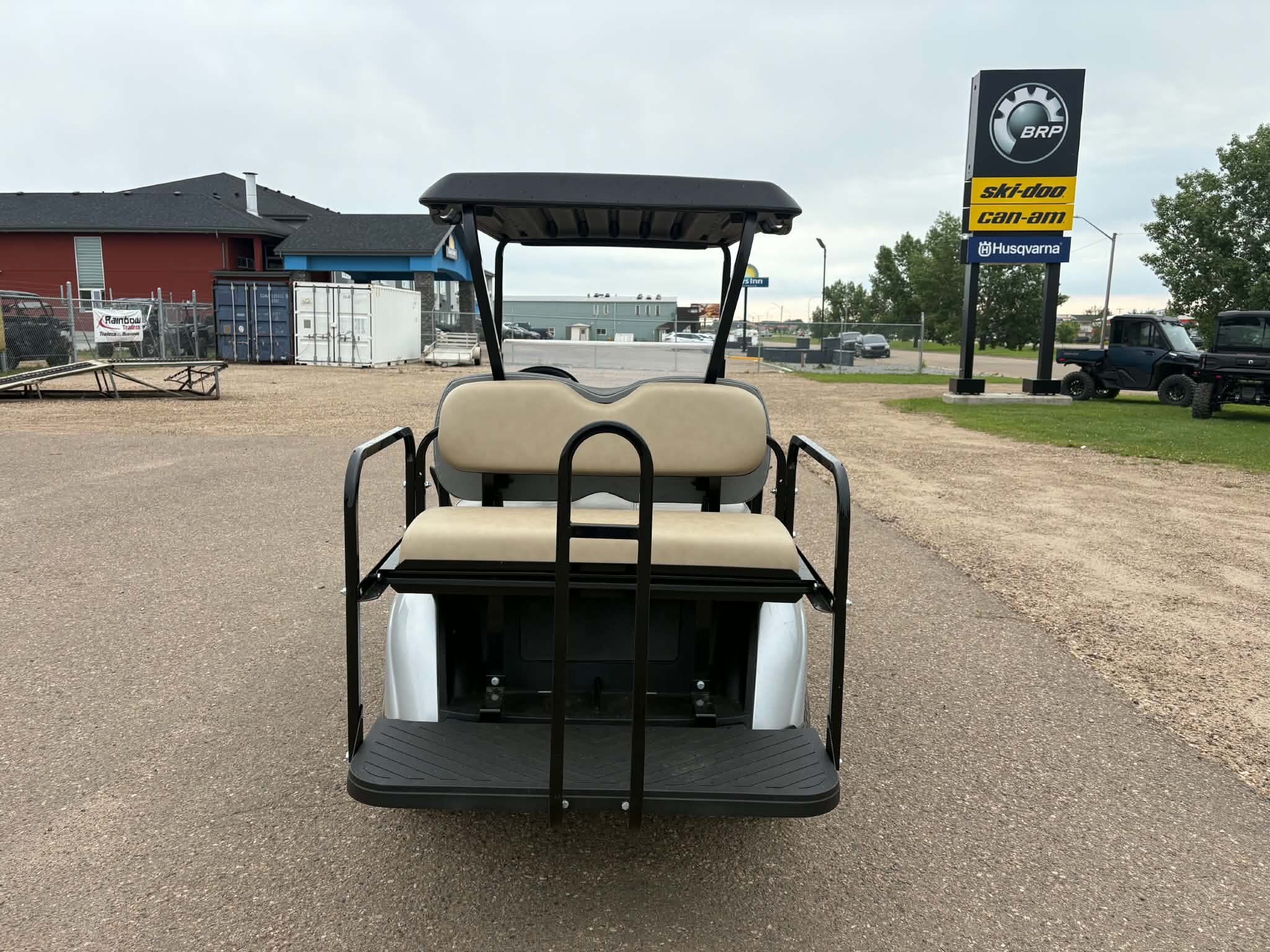 Pre Owned 2023 EZGO RXV Gas EFI w/ 2 Up Seat