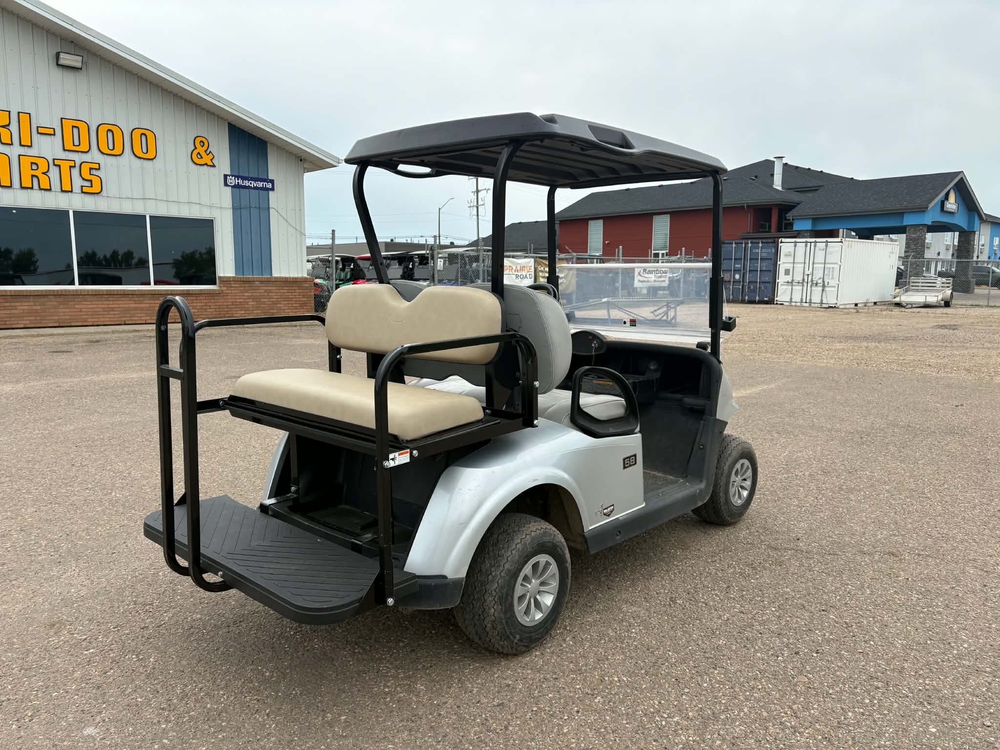 Pre Owned 2023 EZGO RXV Gas EFI w/ 2 Up Seat