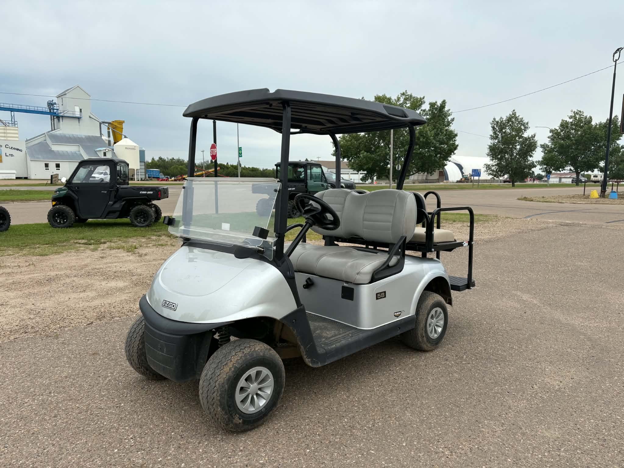 Pre Owned 2023 EZGO RXV Gas EFI w/ 2 Up Seat