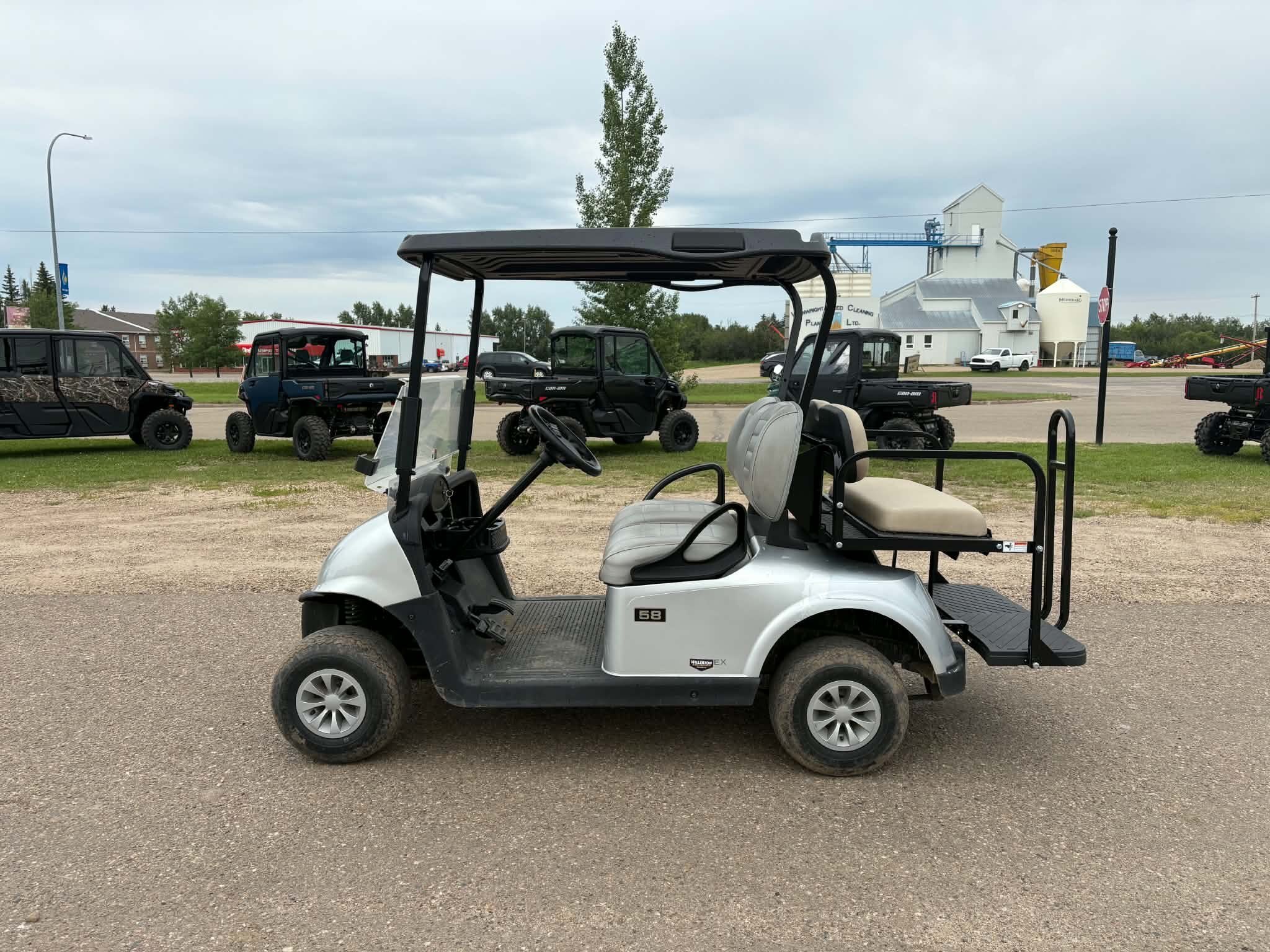 Pre Owned 2023 EZGO RXV Gas EFI w/ 2 Up Seat