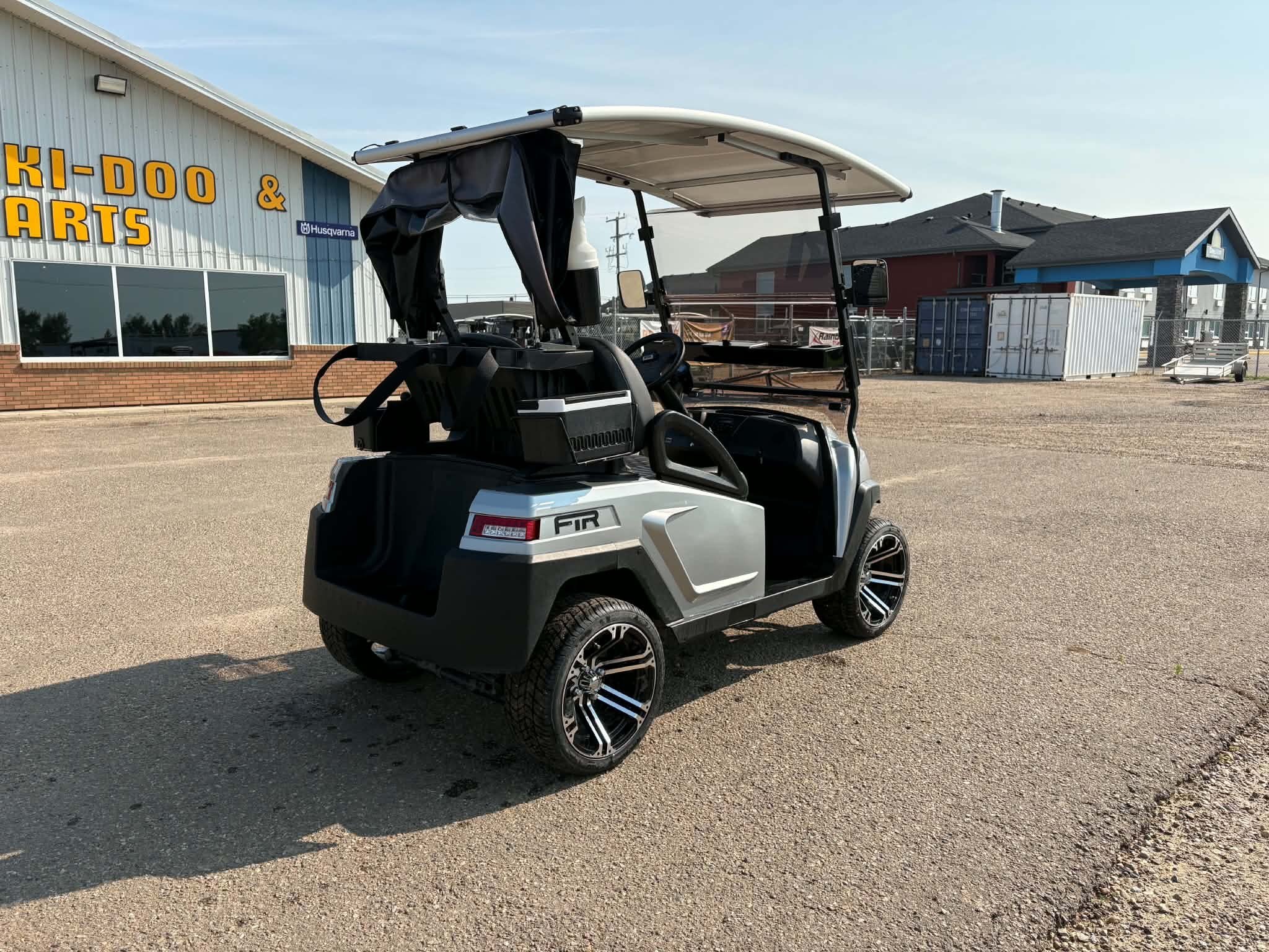 Pre Owned 2025 FTR Model 2 Solar Drive Lithium Golf Cart