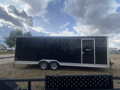 PRE-OWNED 2015 Forest River Continental Cargo 24’ enclosed trailer