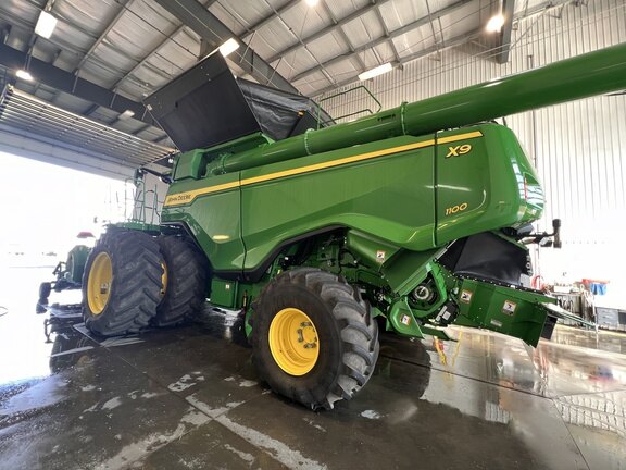 2023 John Deere X9 1100