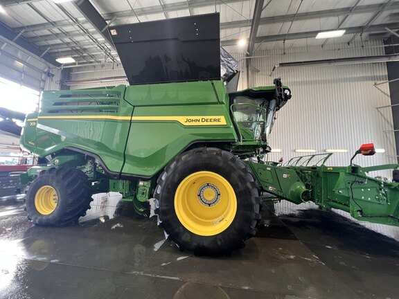 2023 John Deere X9 1100