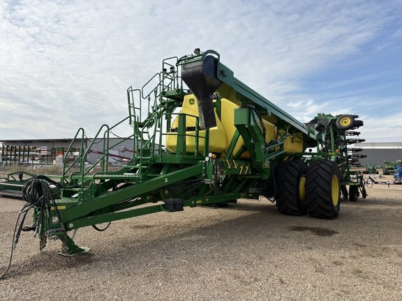 2021 John Deere P556