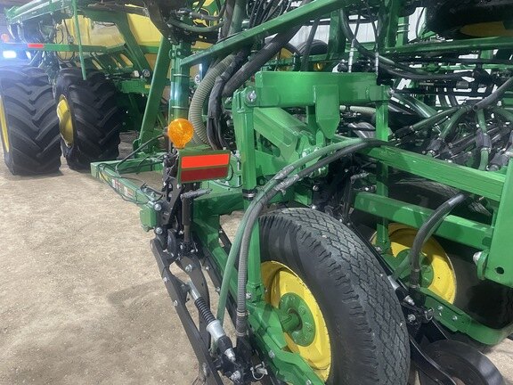 2021 John Deere P556