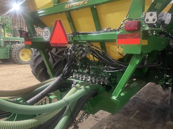 2021 John Deere P556