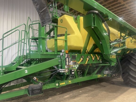 2021 John Deere P556