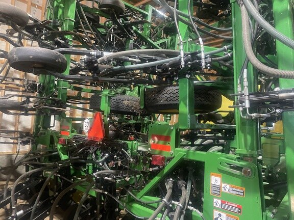 2021 John Deere P556