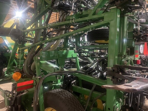 2021 John Deere P556