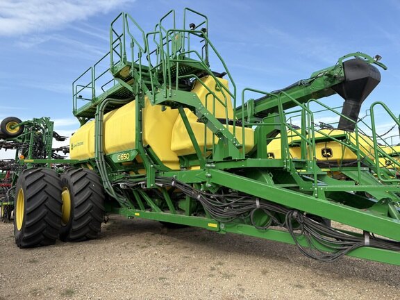 2021 John Deere P556