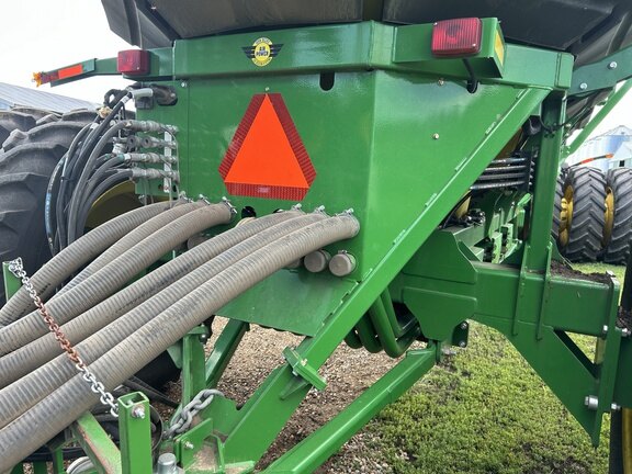 2013 John Deere 1870