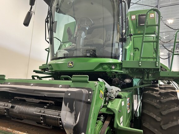 2017 John Deere S690