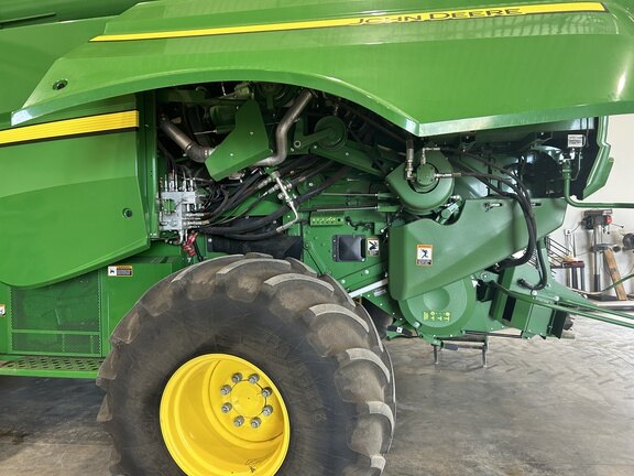 2017 John Deere S690