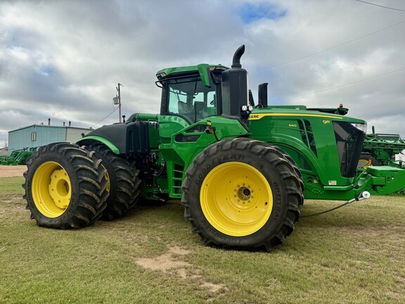 2022 John Deere 9R 640