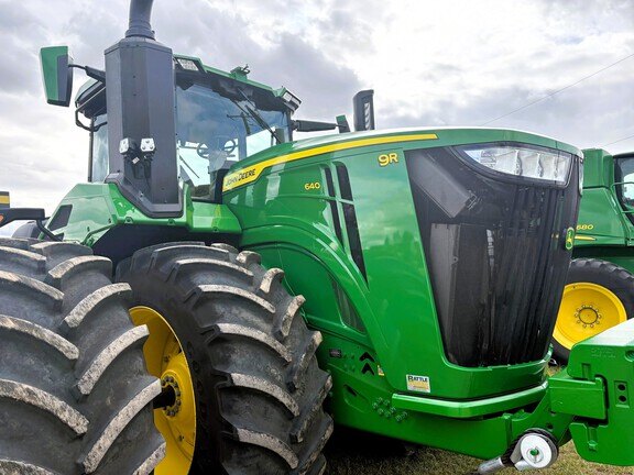 2022 John Deere 9R 640