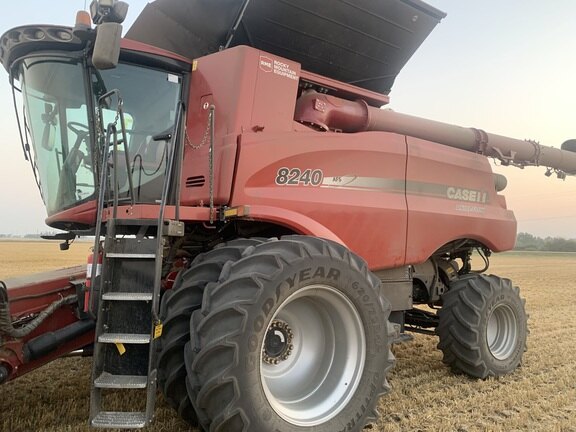 2016 Case IH 8240