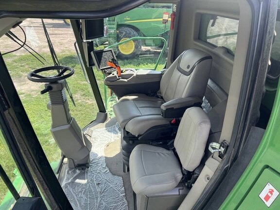 2023 John Deere X9 1000