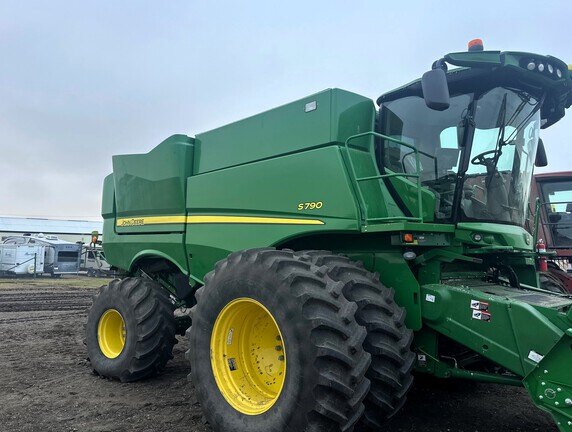 2018 John Deere S790