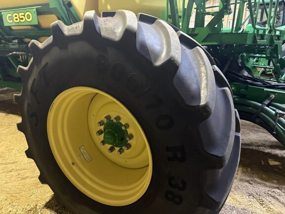 2017 John Deere 1870