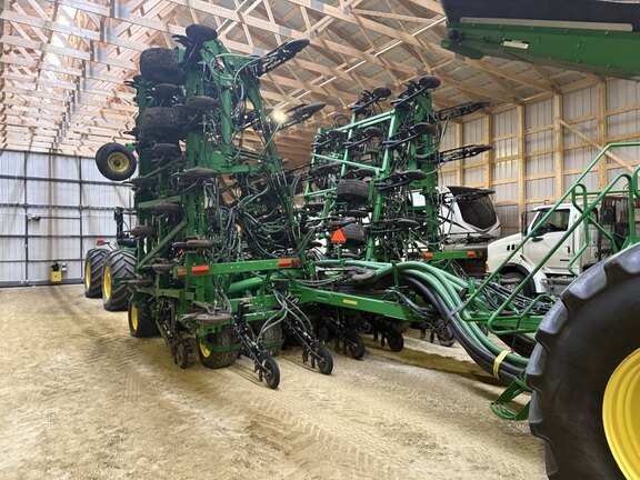 2017 John Deere 1870