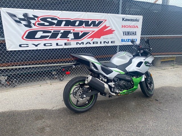 2024 Kawasaki NINJA 7 HYBRID