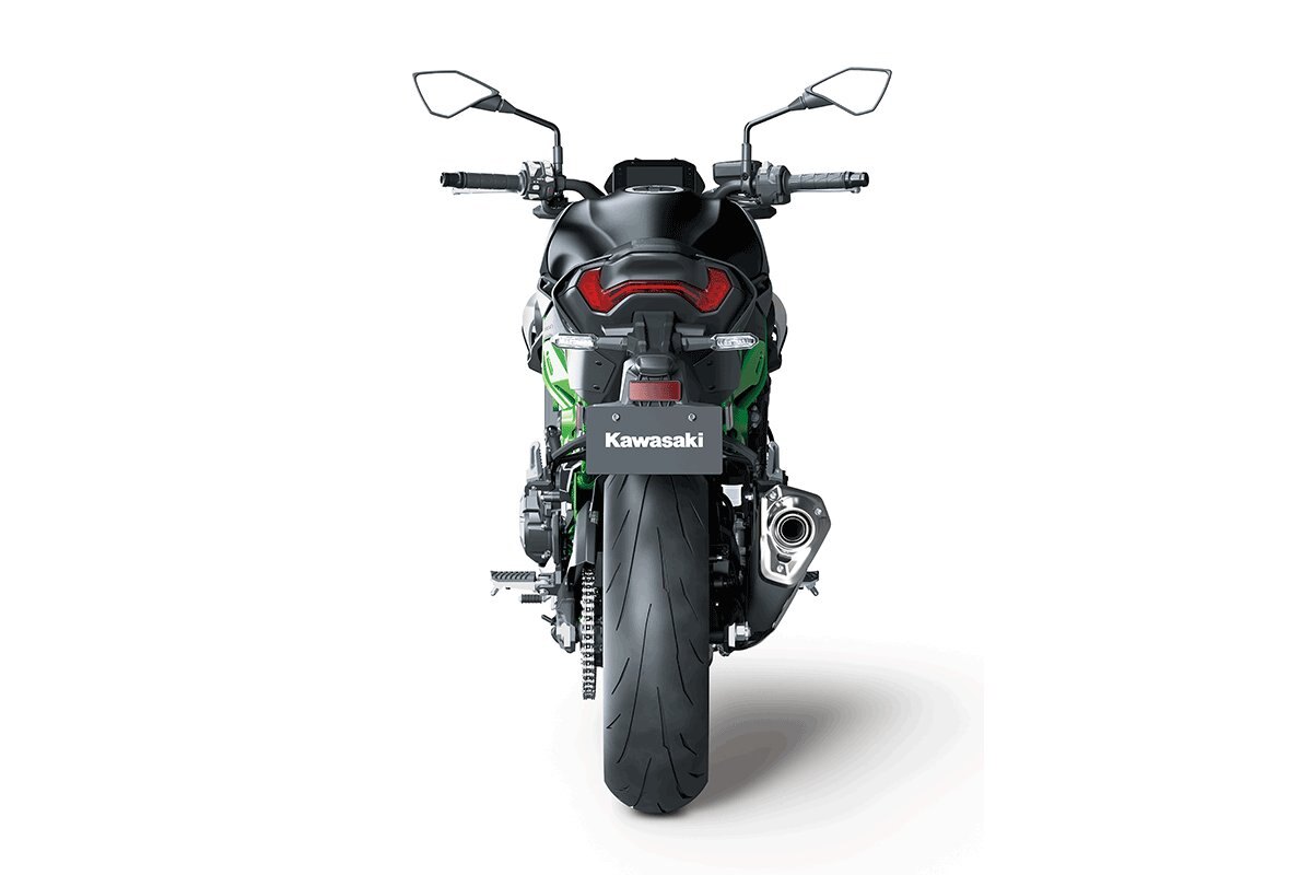 2025 Kawasaki Z900 Metallic Carbon Gray / Metallic Graphite Gray / Candy Persimmon Red