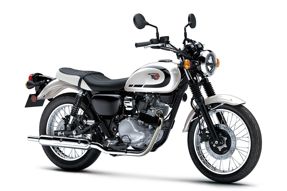 2025 Kawasaki W230 Pearl Ivory / Ebony