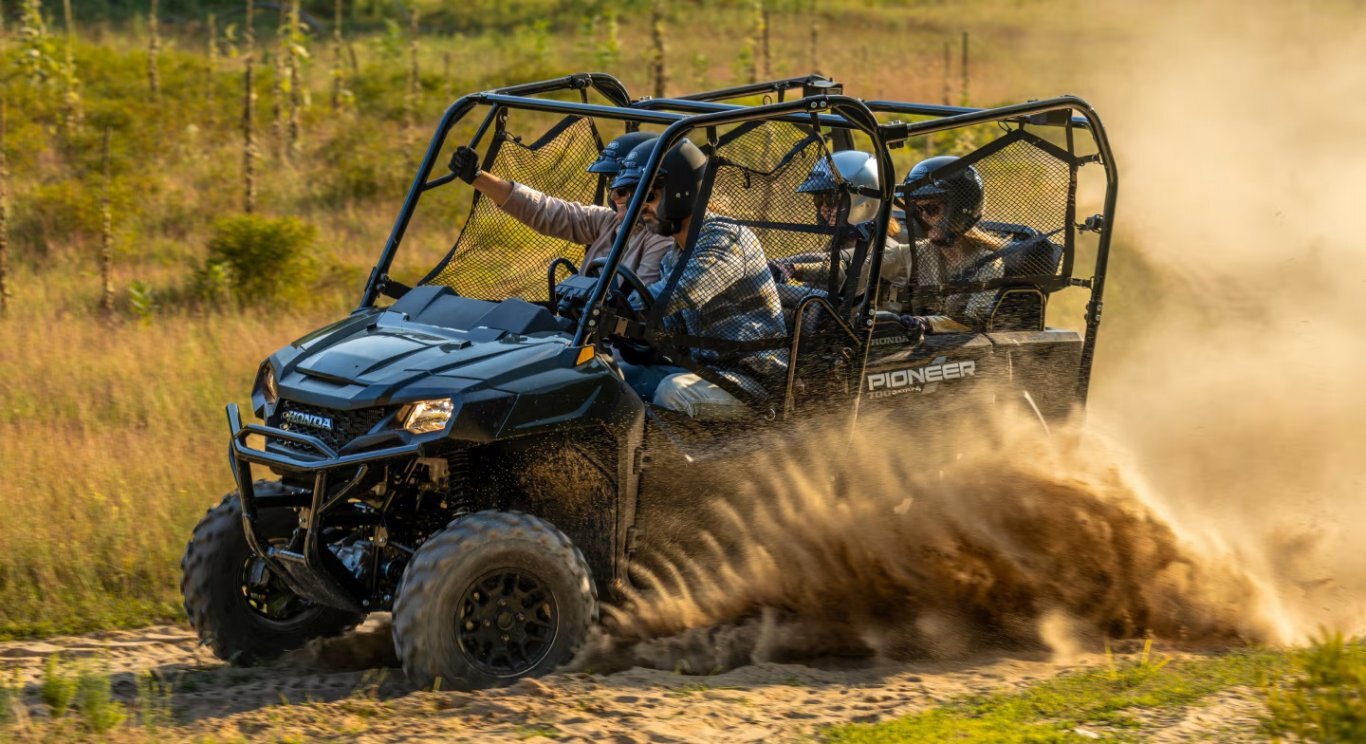 2026 Honda Pioneer 700 4P DLX Trim