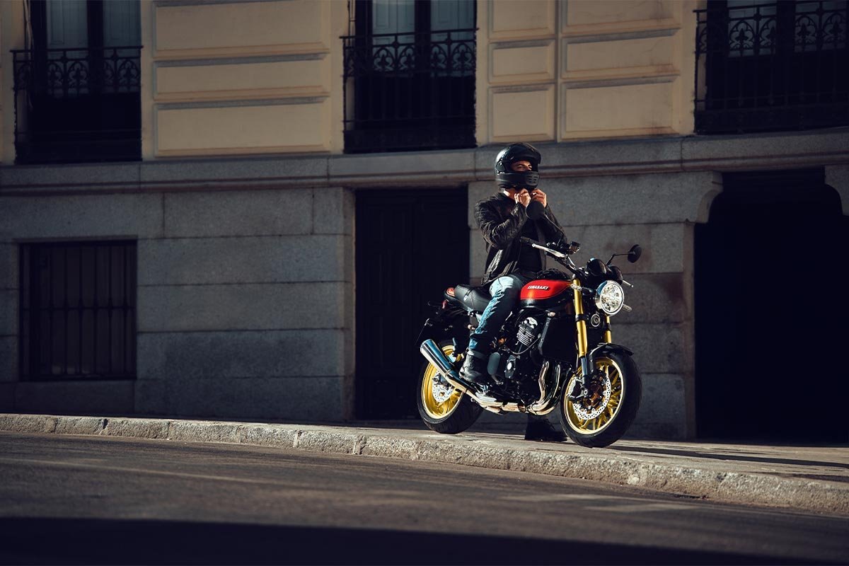 2026 Kawasaki Z900RS SE