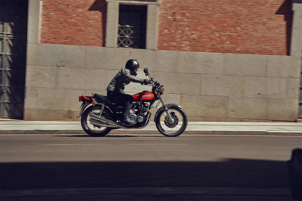 2026 Kawasaki Z900RS SE