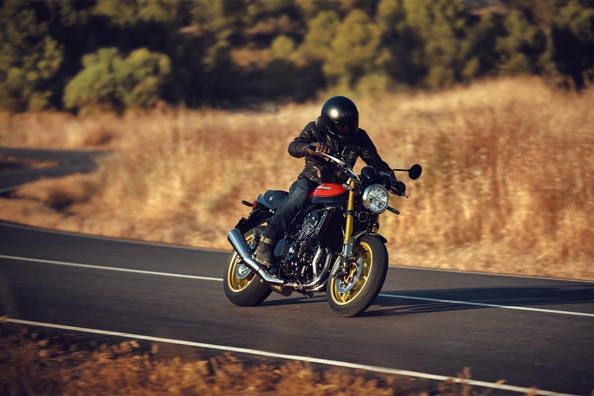 2026 Kawasaki Z900RS SE