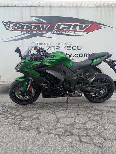2025 Kawasaki NINJA 1100SX SE Emerald Blazed Green / Metallic Diablo Black