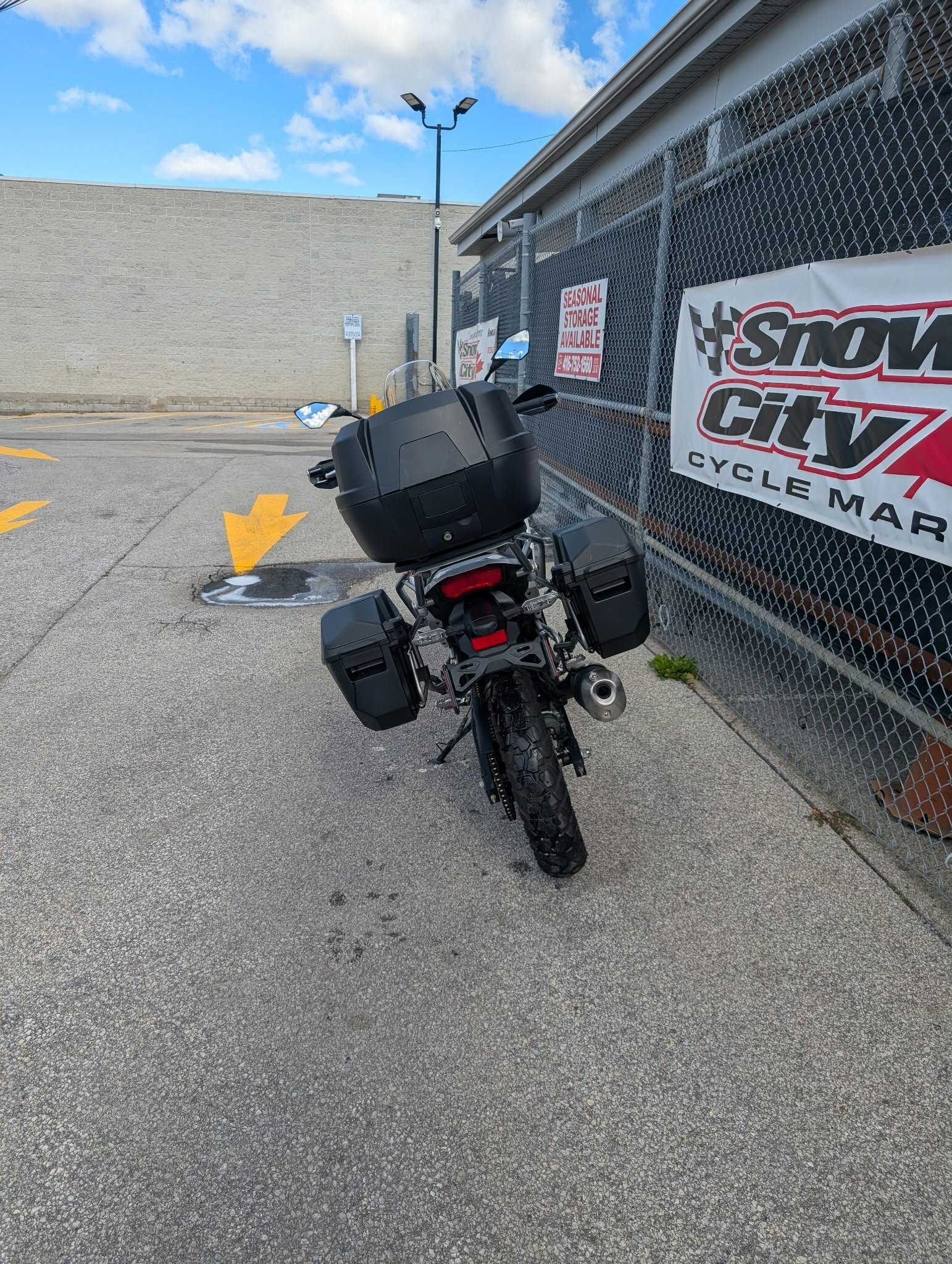 2026 Kawasaki KLE500 SE Pearl Blizzard White