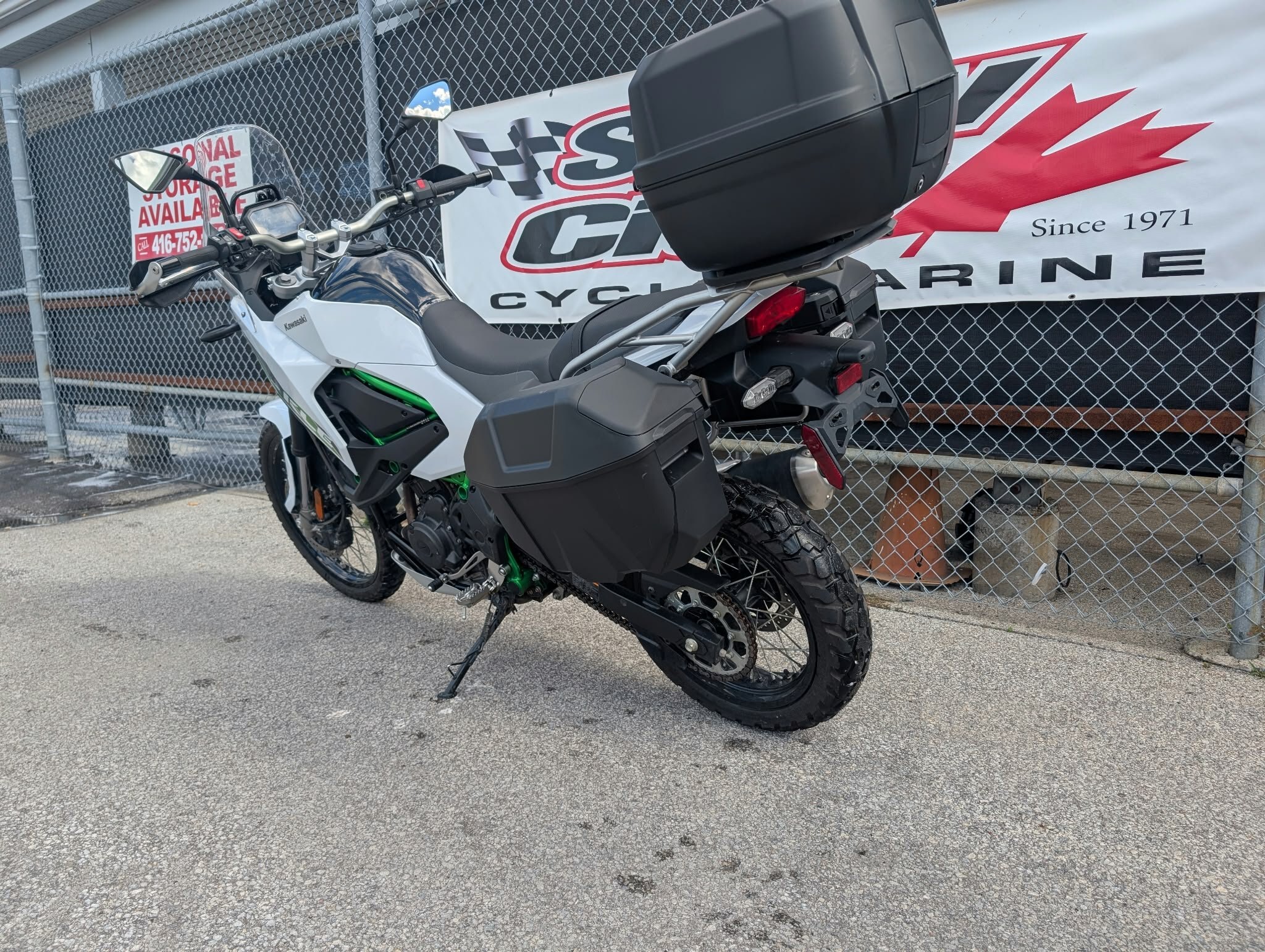 2026 Kawasaki KLE500 SE Pearl Blizzard White