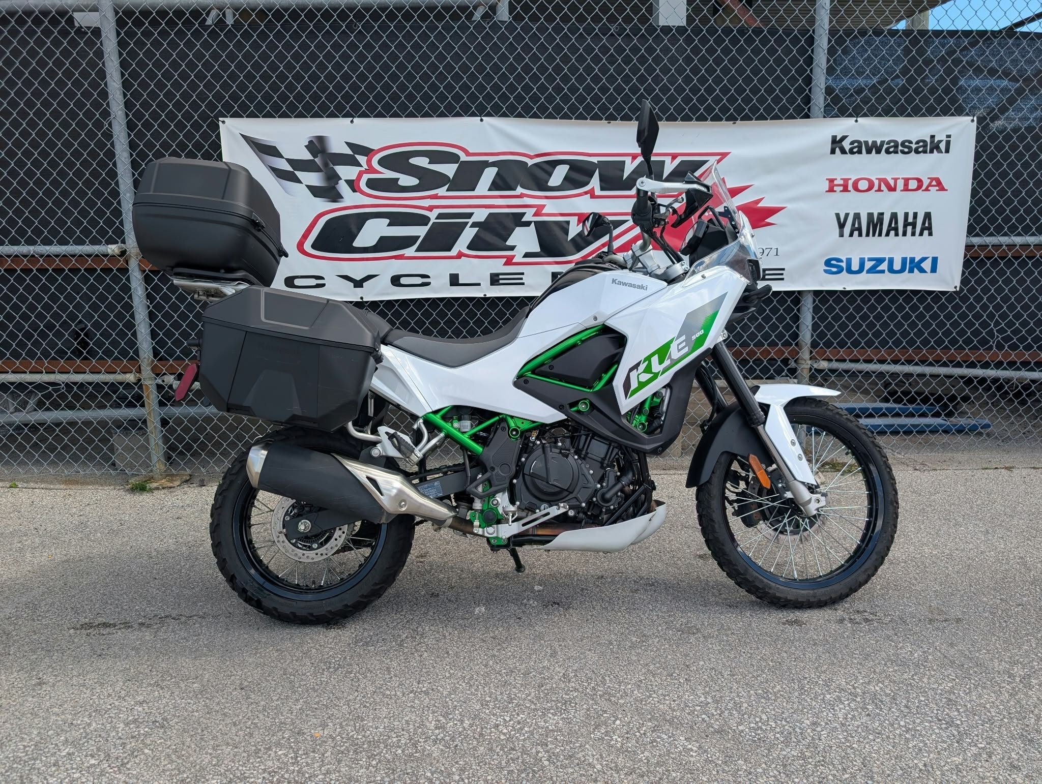 2026 Kawasaki KLE500 SE Pearl Blizzard White
