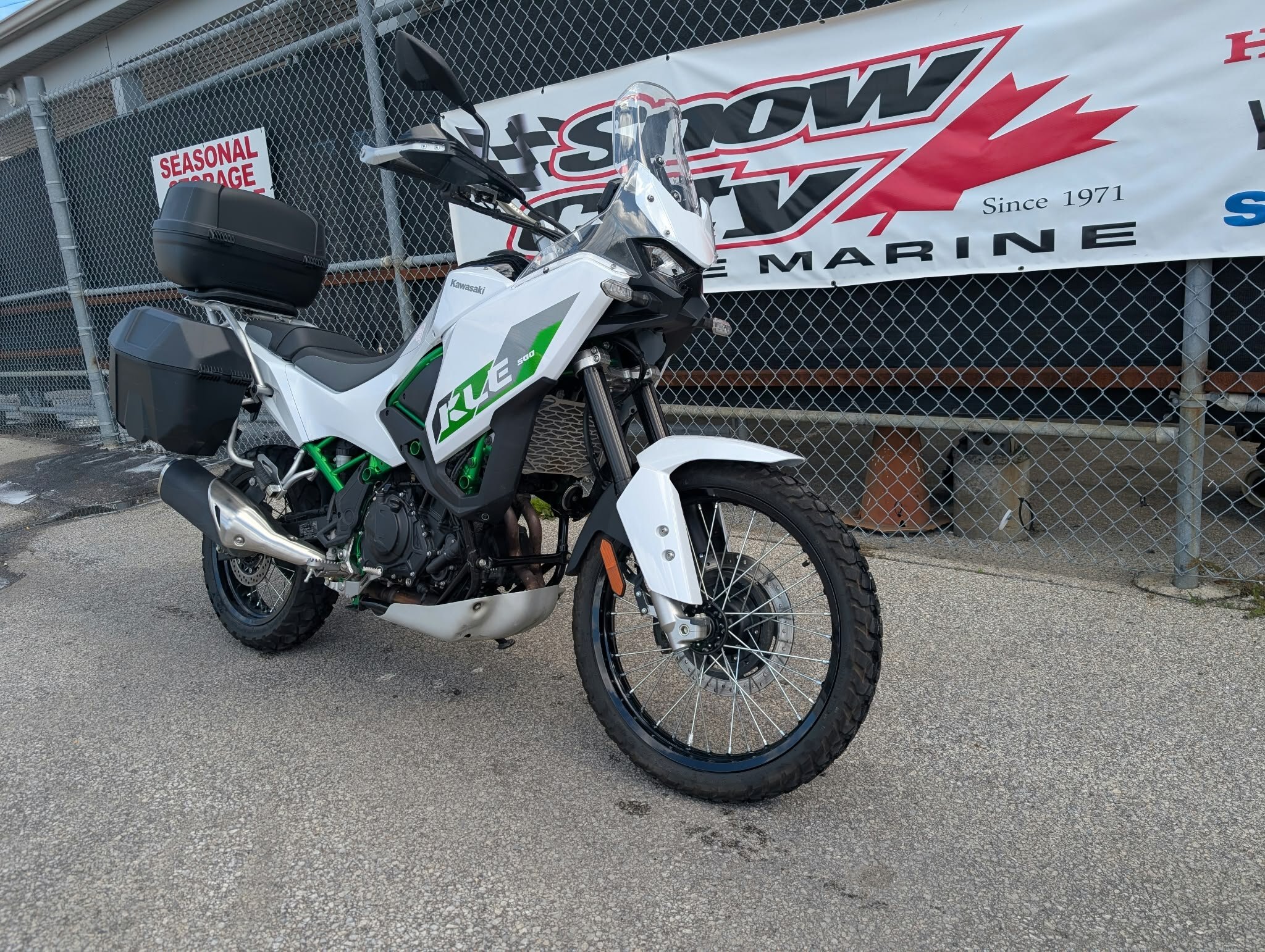 2026 Kawasaki KLE500 SE Pearl Blizzard White